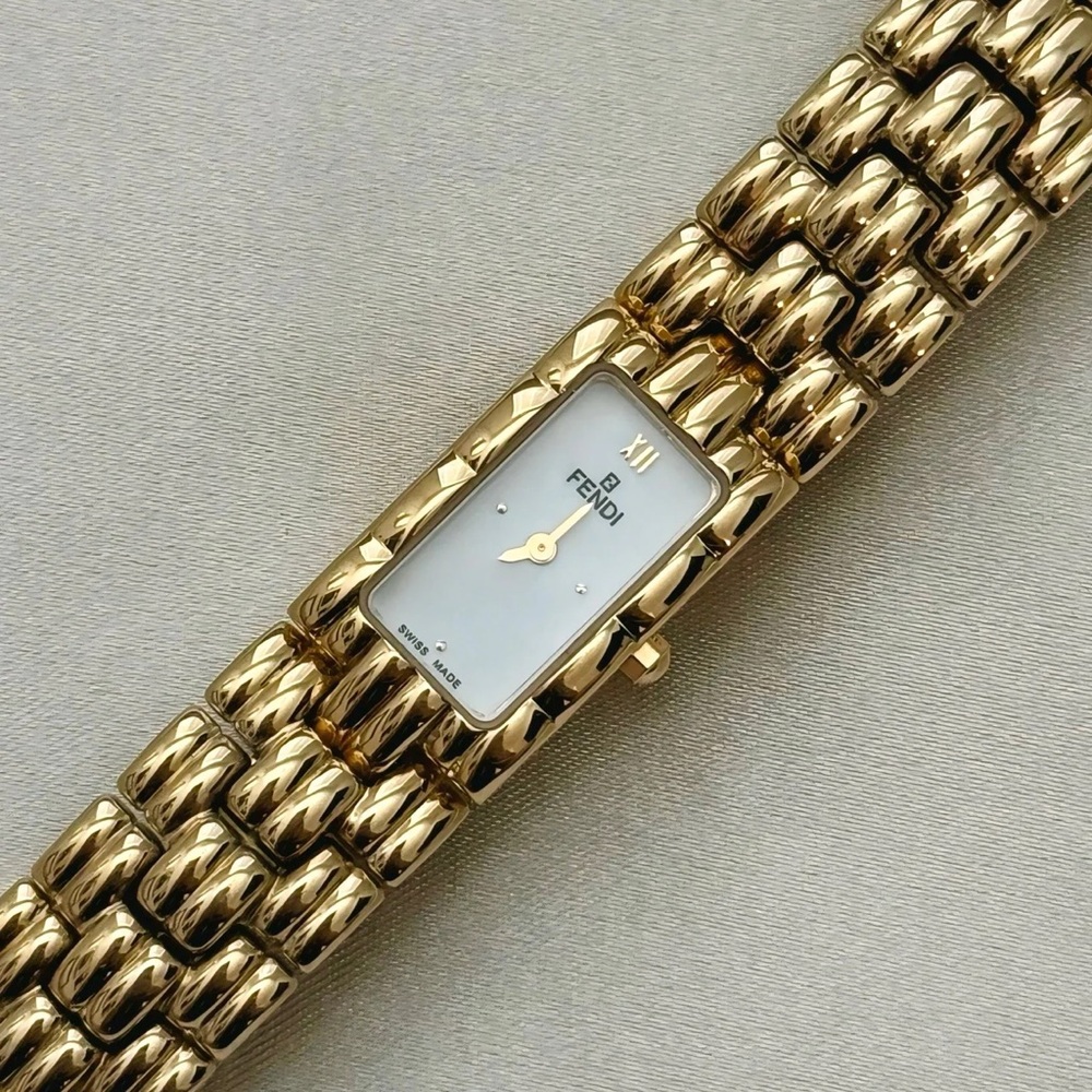 AUTHENTIC VINTAGE FENDI GOLD WATCH - Picture 6 of 8